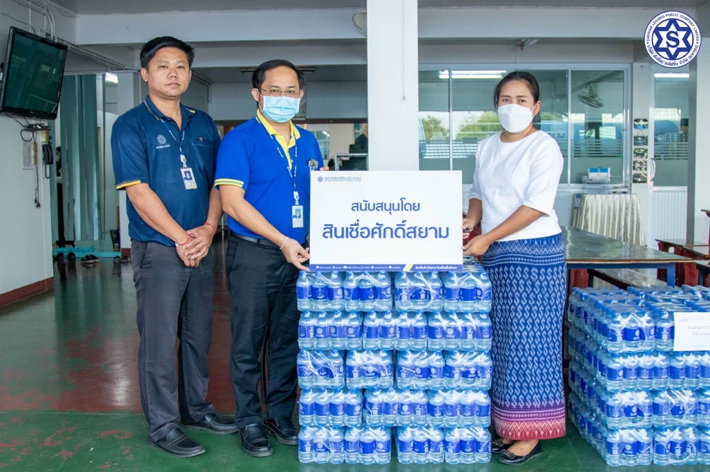 สนับสนุนน้ำดื่ม เพื่อถวายแด่พระภิกษุ สามเณร ที่เข้าร่วมอบรมความรู้ในโครงการวัดสีขาว ประจำปี 2566